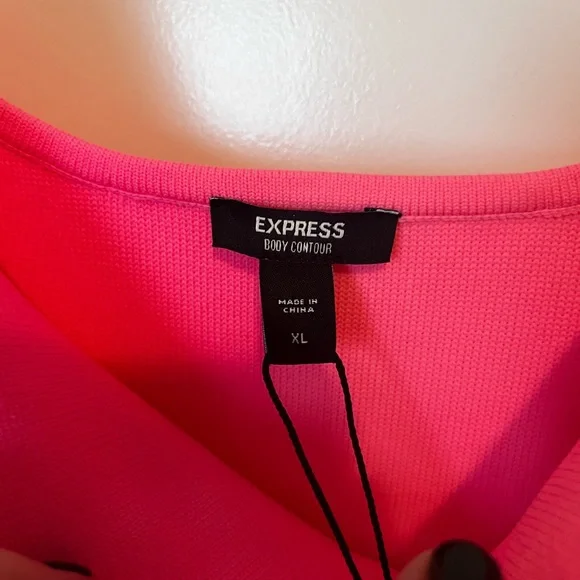 NWT express colorblock fitted dress. Never worn - Picture 5 of 6